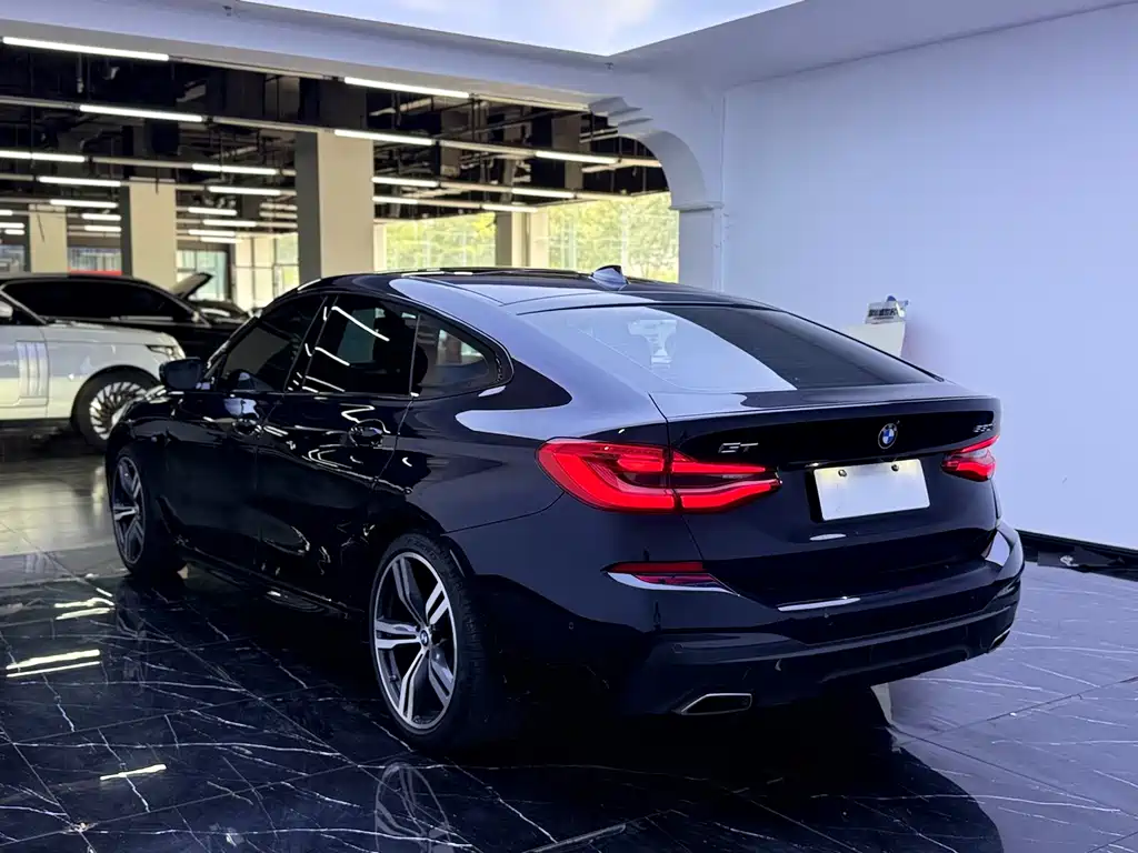 BMW 6 Series GT 2023 — фото 22