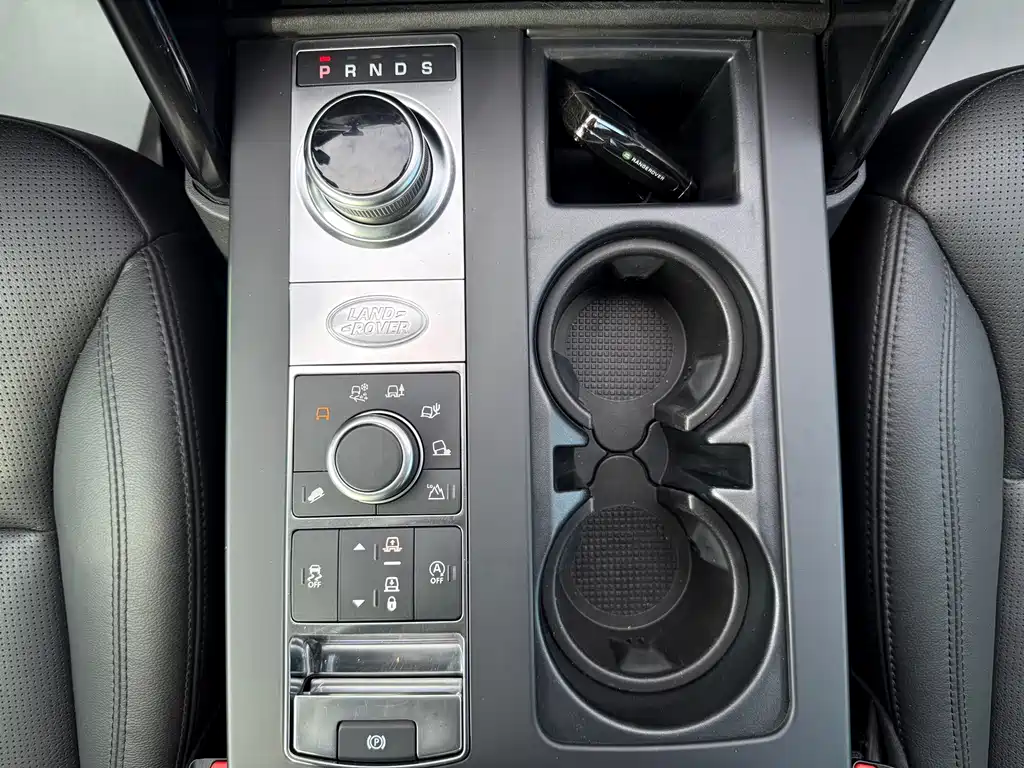 Land Rover Discovery 2019 — фото 13