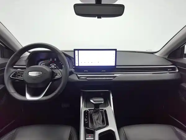 Geely Emgrand 2025