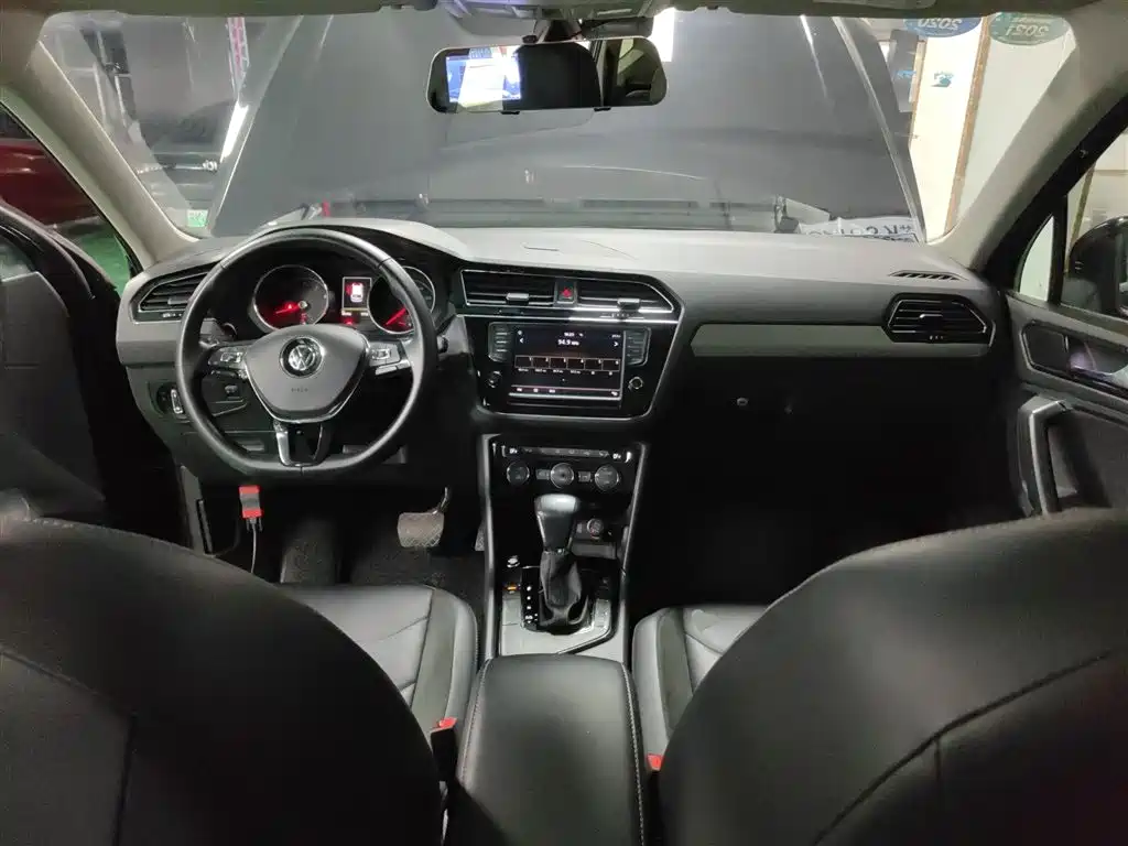 Volkswagen Tiguan L 2018 — фото 6