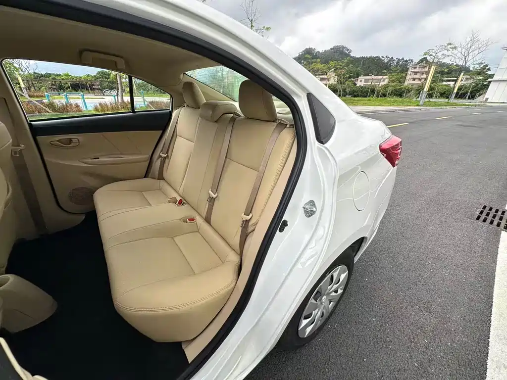 Toyota Vios 2018 — фото 8