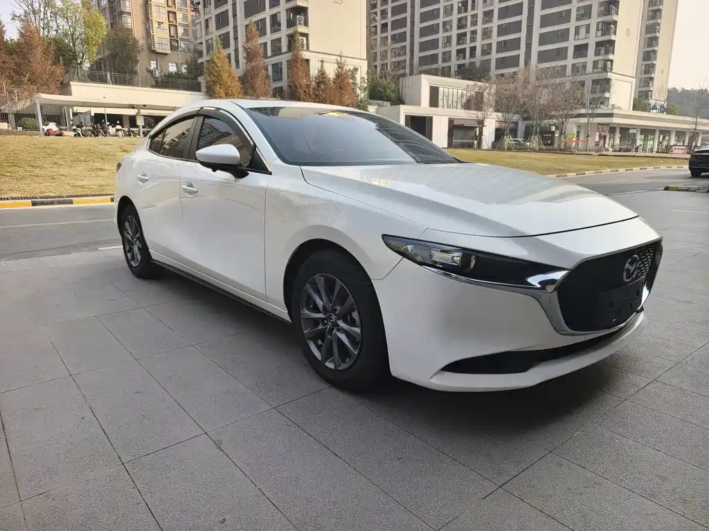 Mazda 3 Axela 2021