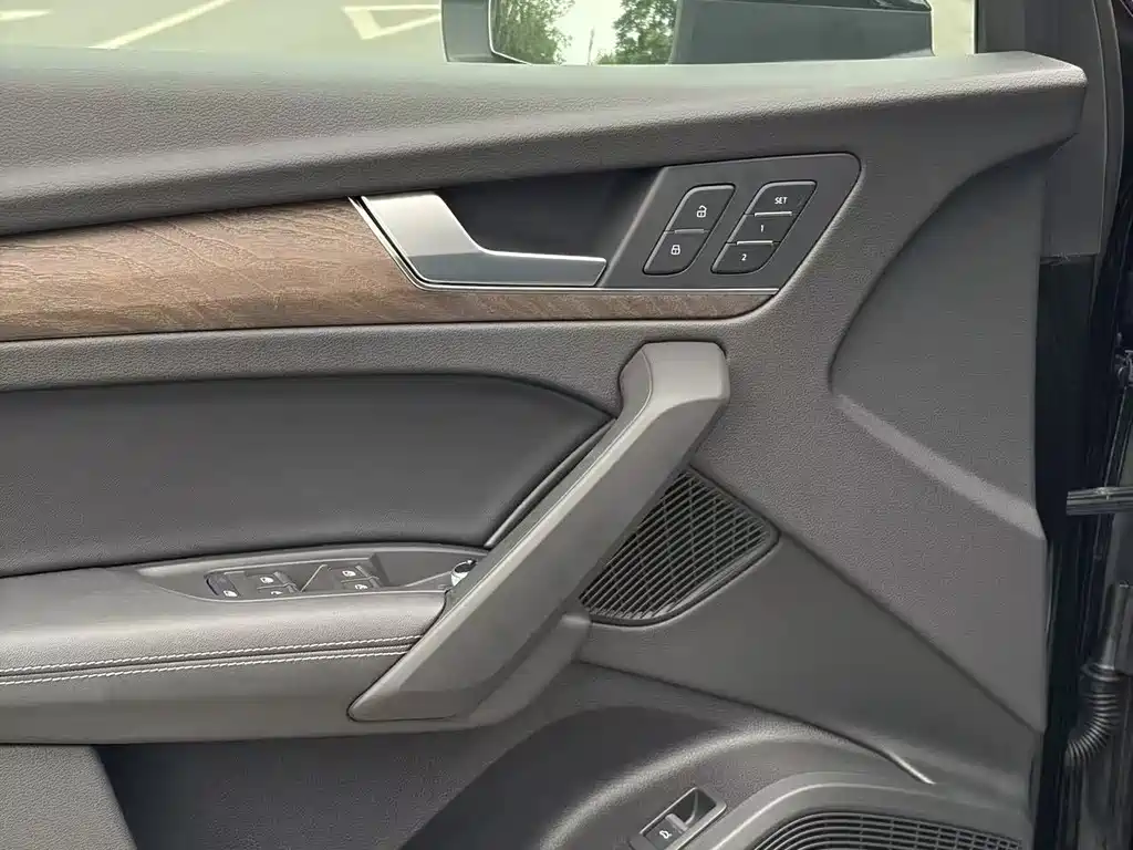 Audi Q5L 2022 — фото 13
