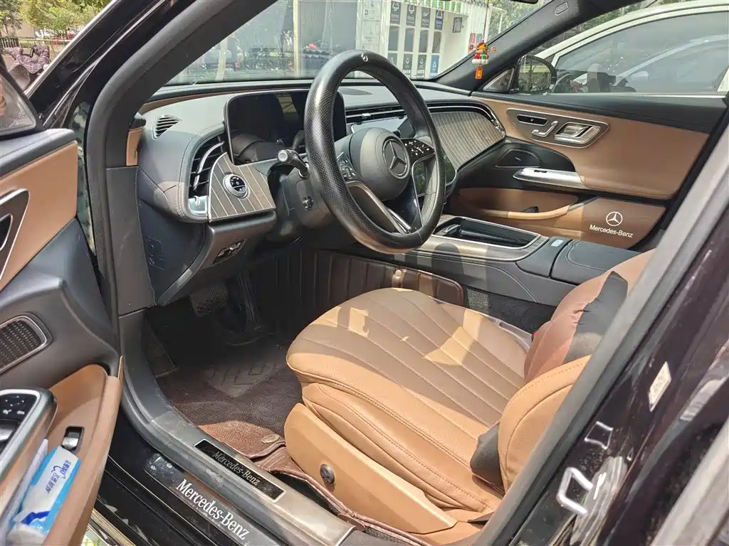 Mercedes-Benz E-Class 2024