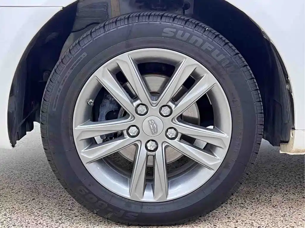Geely Emgrand 2017