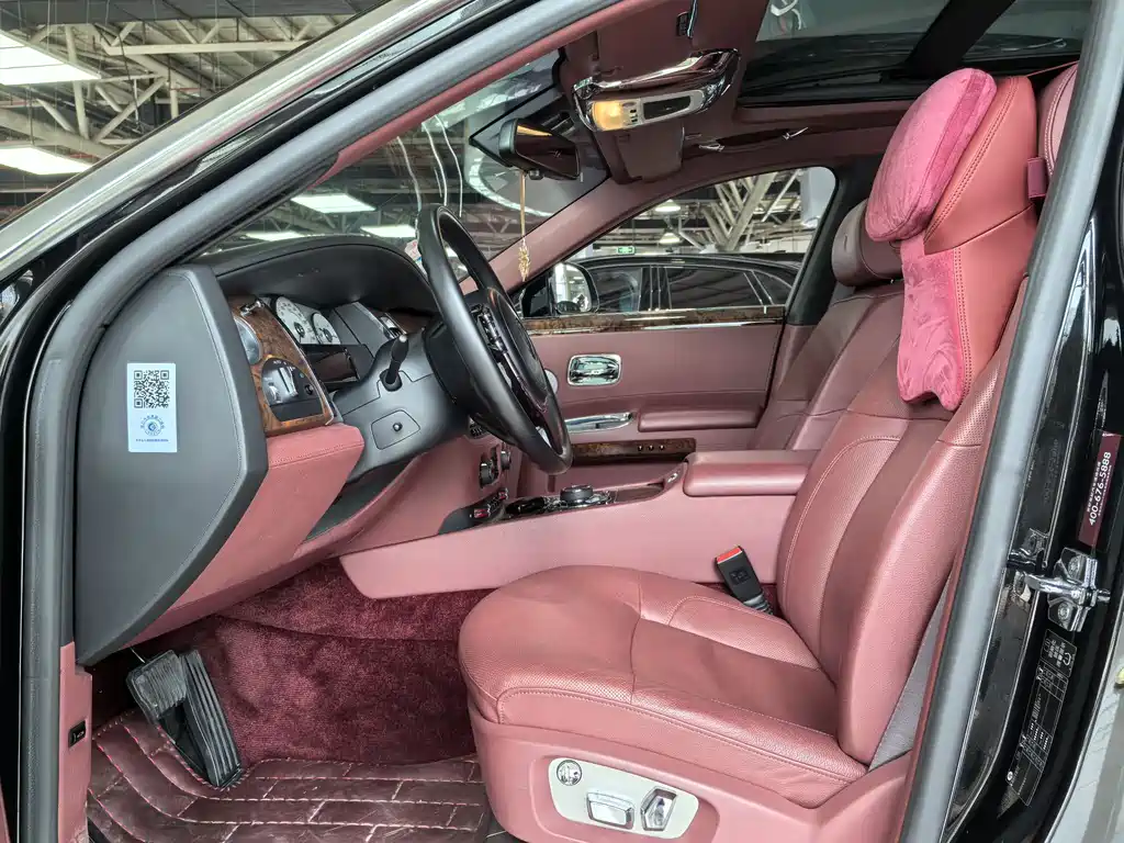 Rolls-Royce Ghost 2015 — фото 10