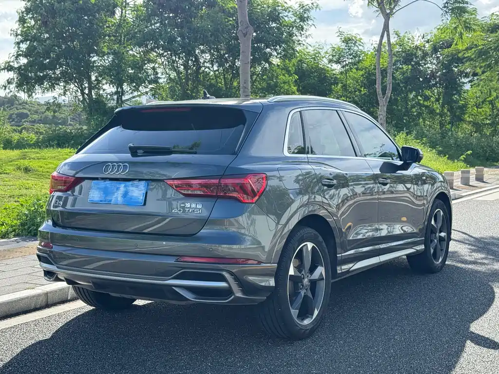 Audi Q3 2019 — фото 11
