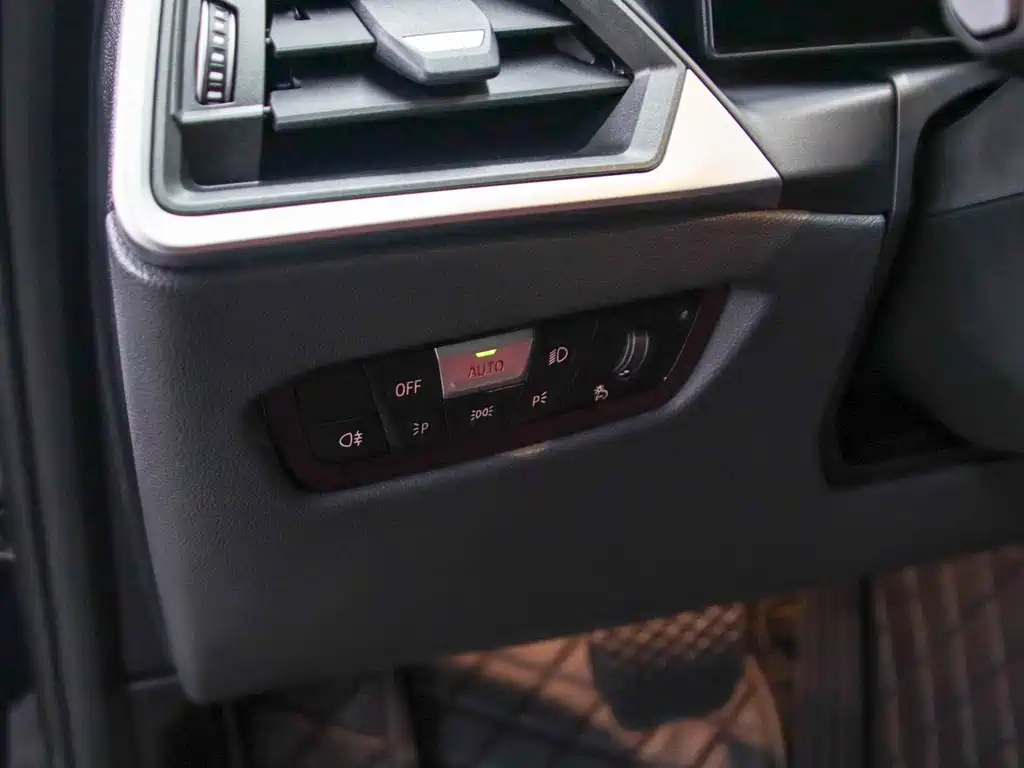 BMW 3 Series 2023