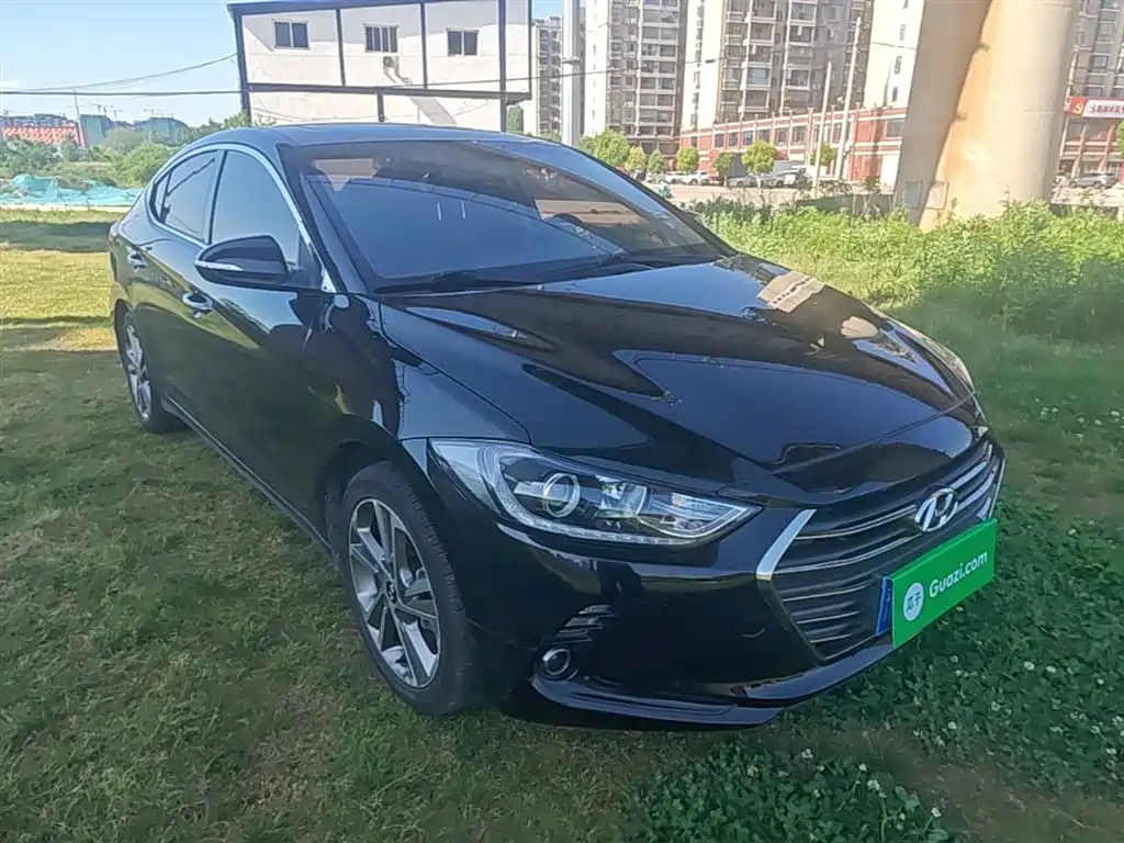 Hyundai Elantra 2018 — фото 22