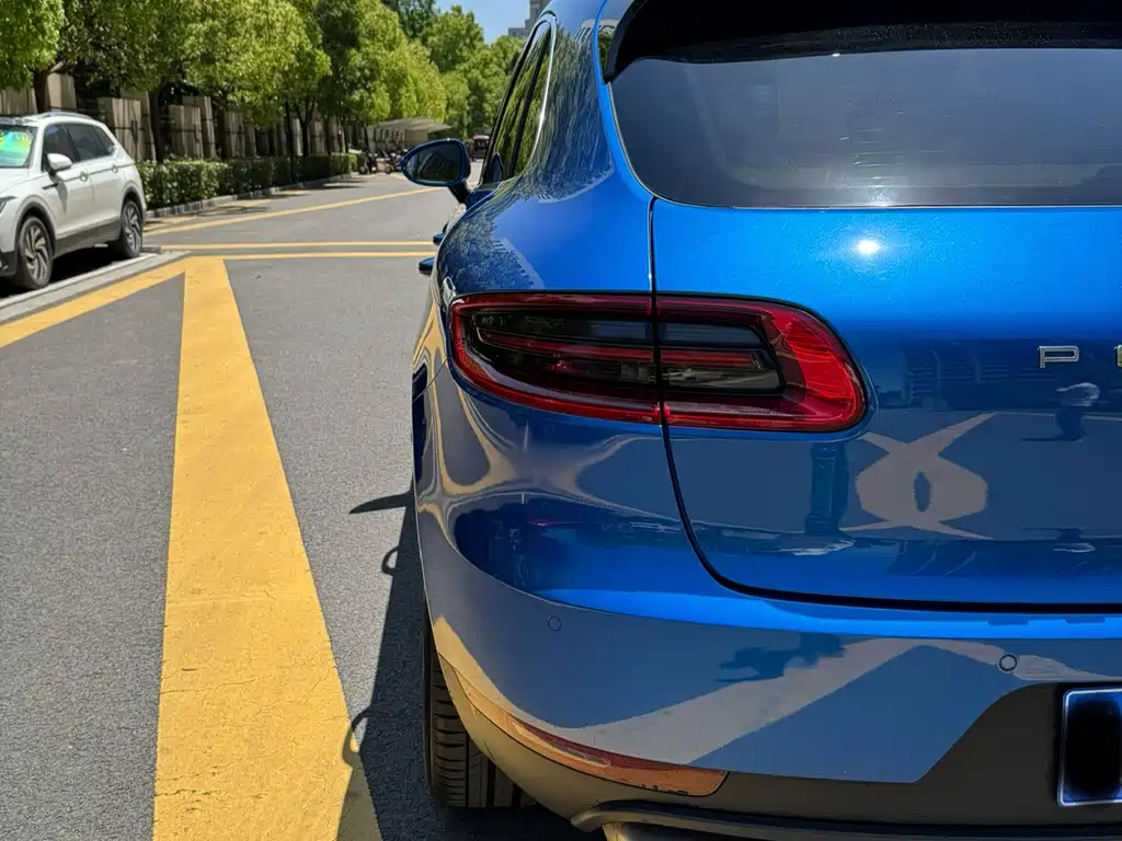 Porsche Macan 2017 — фото 16