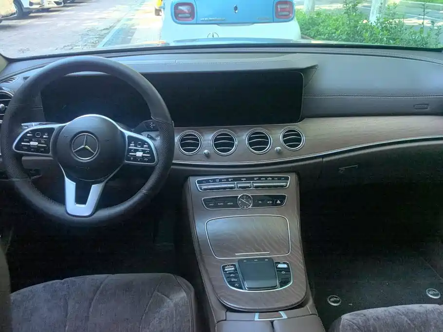 Mercedes-Benz E-Class 2020 — фото 12