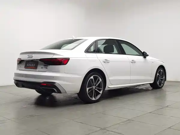 Audi A4L 2021