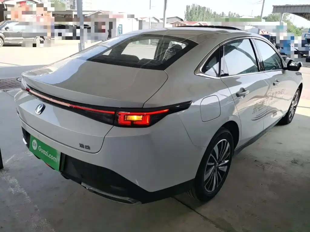 Changan Eado PHEV 2026 — фото 7