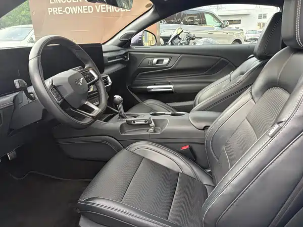 Ford Mustang 2025