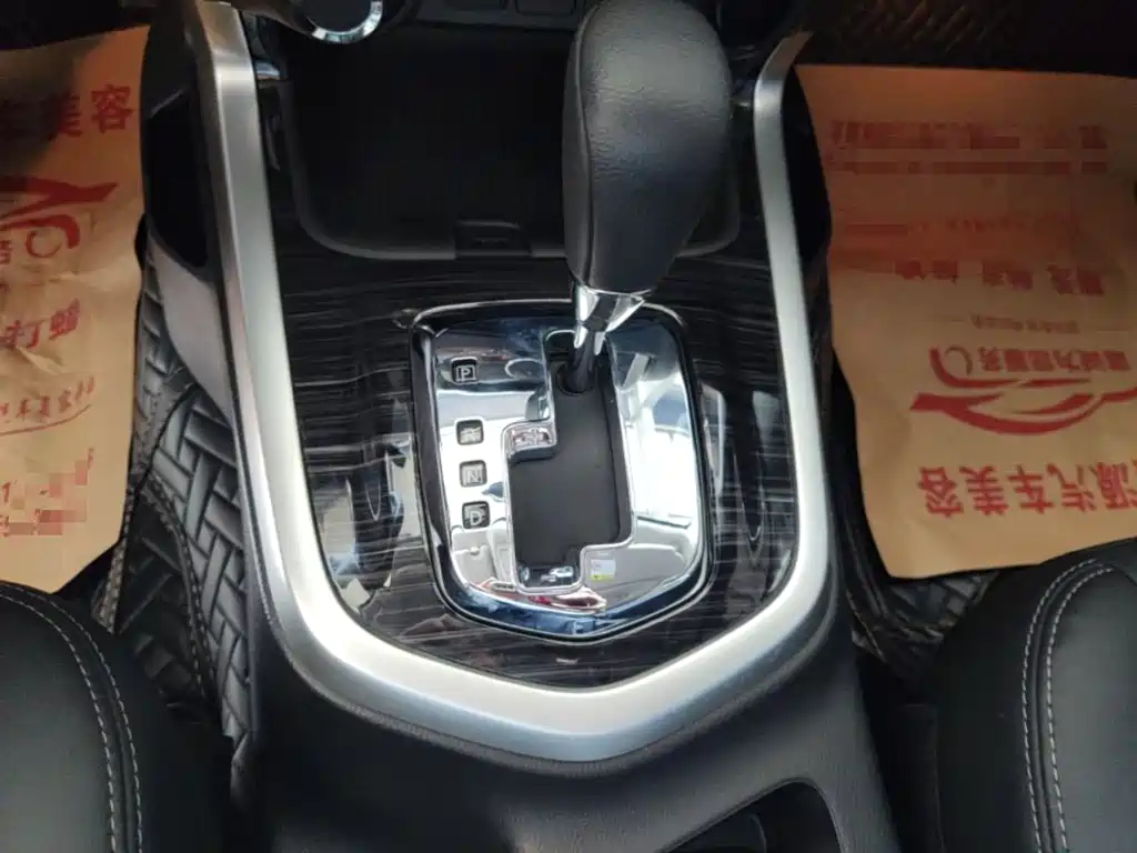 Nissan Terra 2023 — фото 14