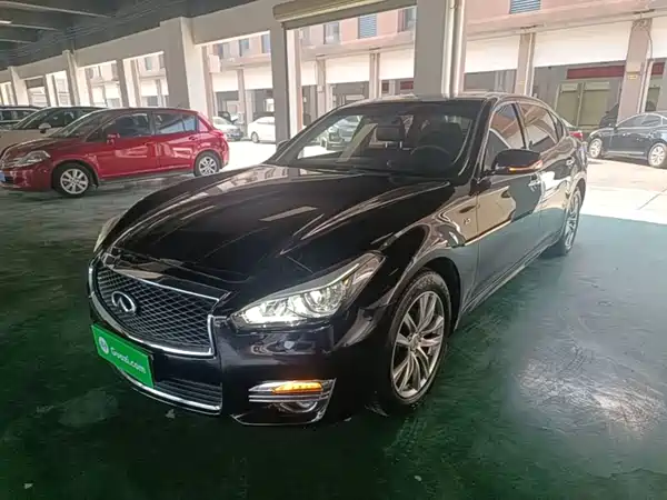 Infiniti Q70 2017