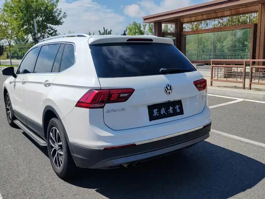 Volkswagen Tiguan L 2017 — фото 4