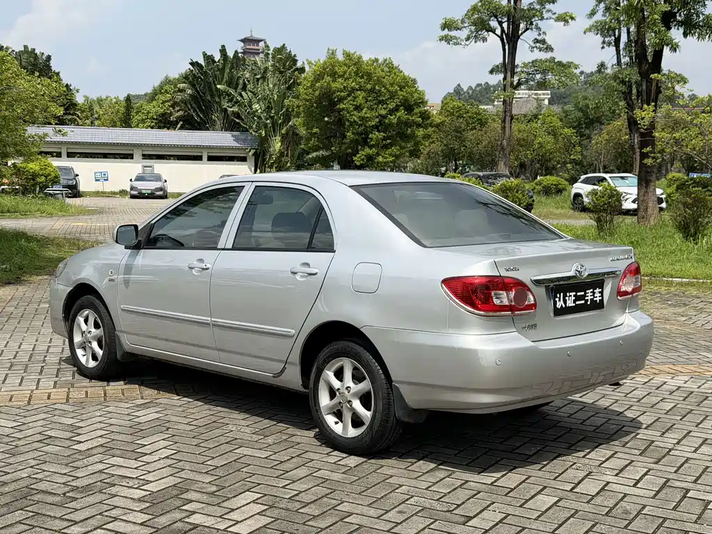 Toyota Corolla 2010 — фото 14