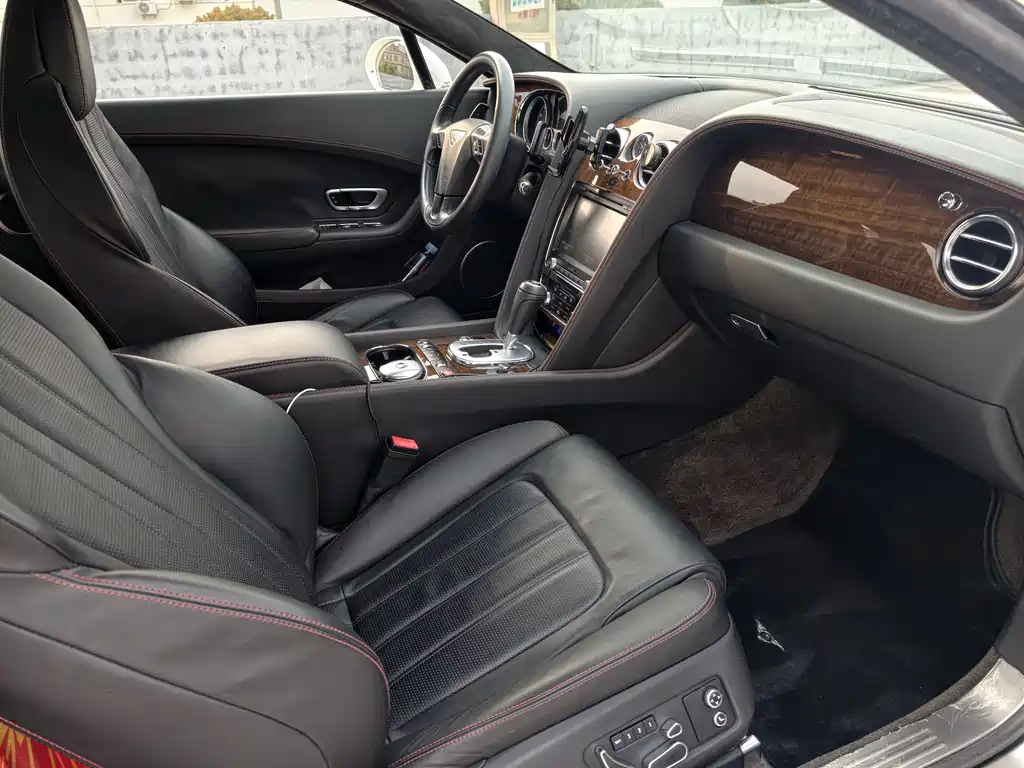 Bentley Continental 2013 — фото 10