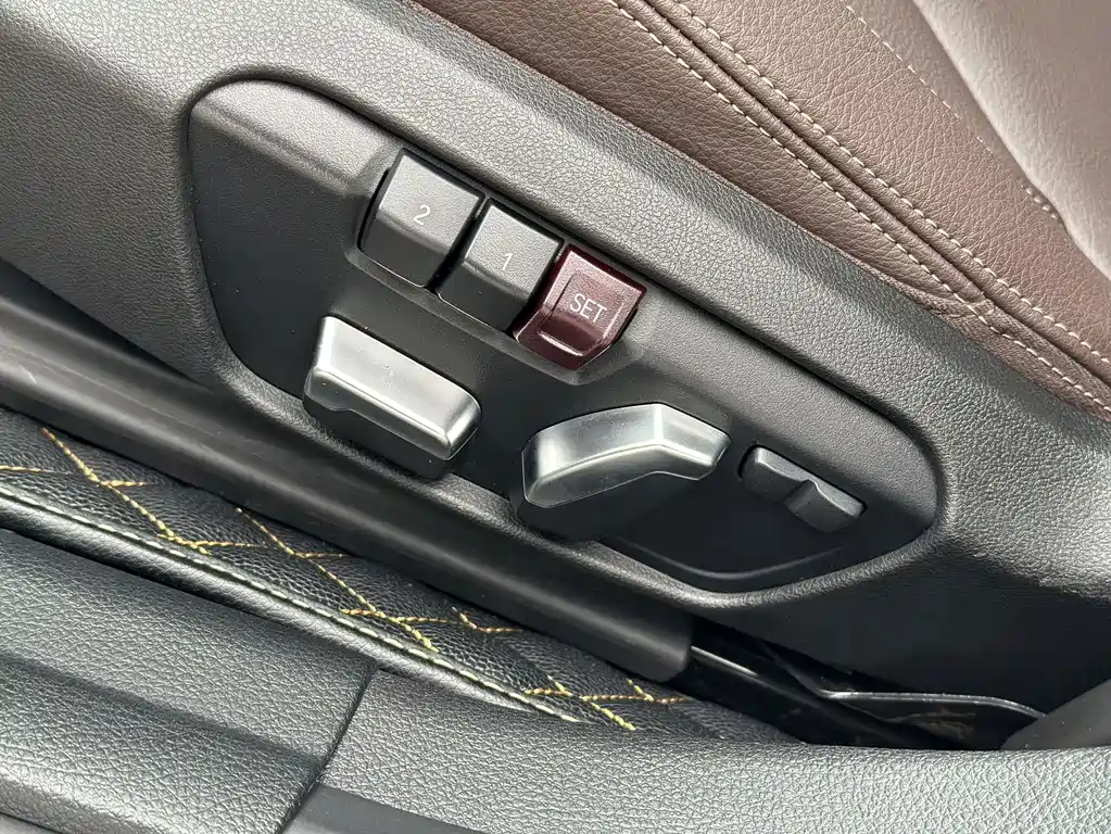 BMW 1 Series 2020 — фото 15