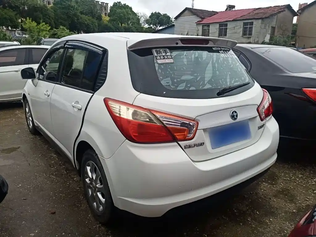 Venucia R50 2016