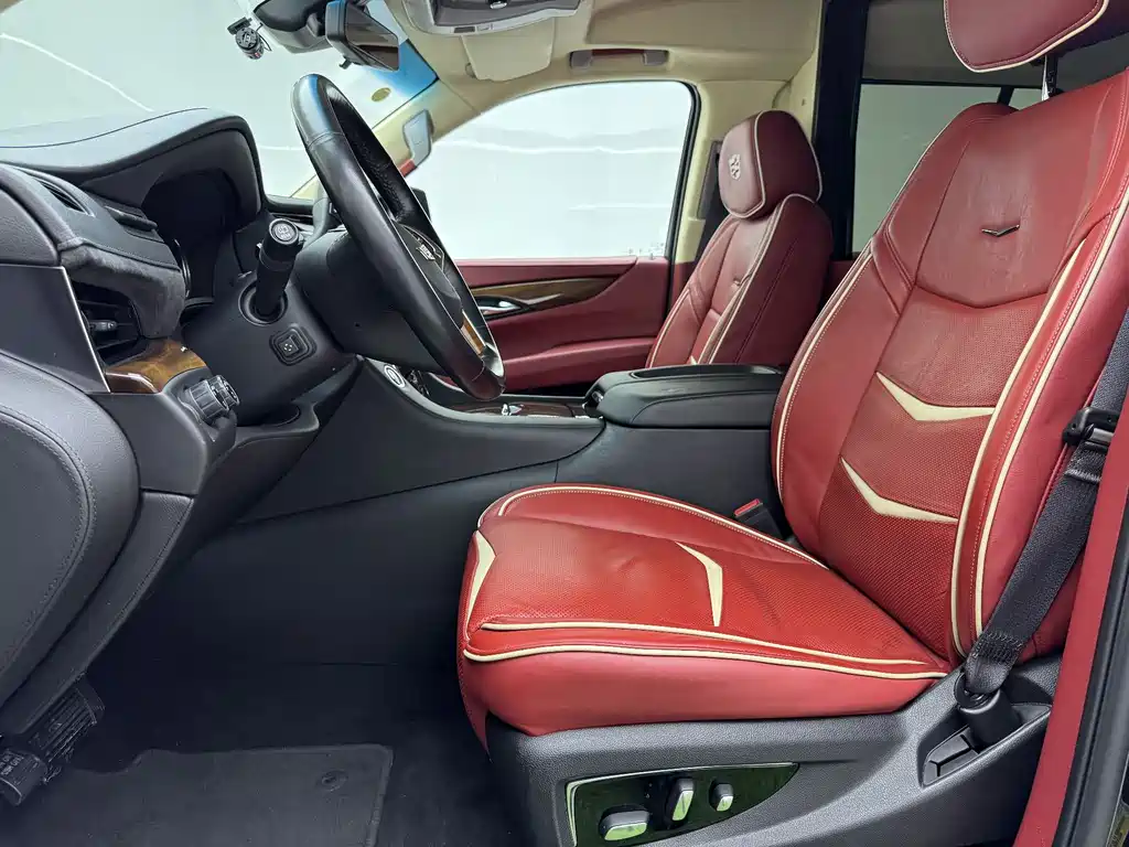 Cadillac Escalade 2018 — фото 16