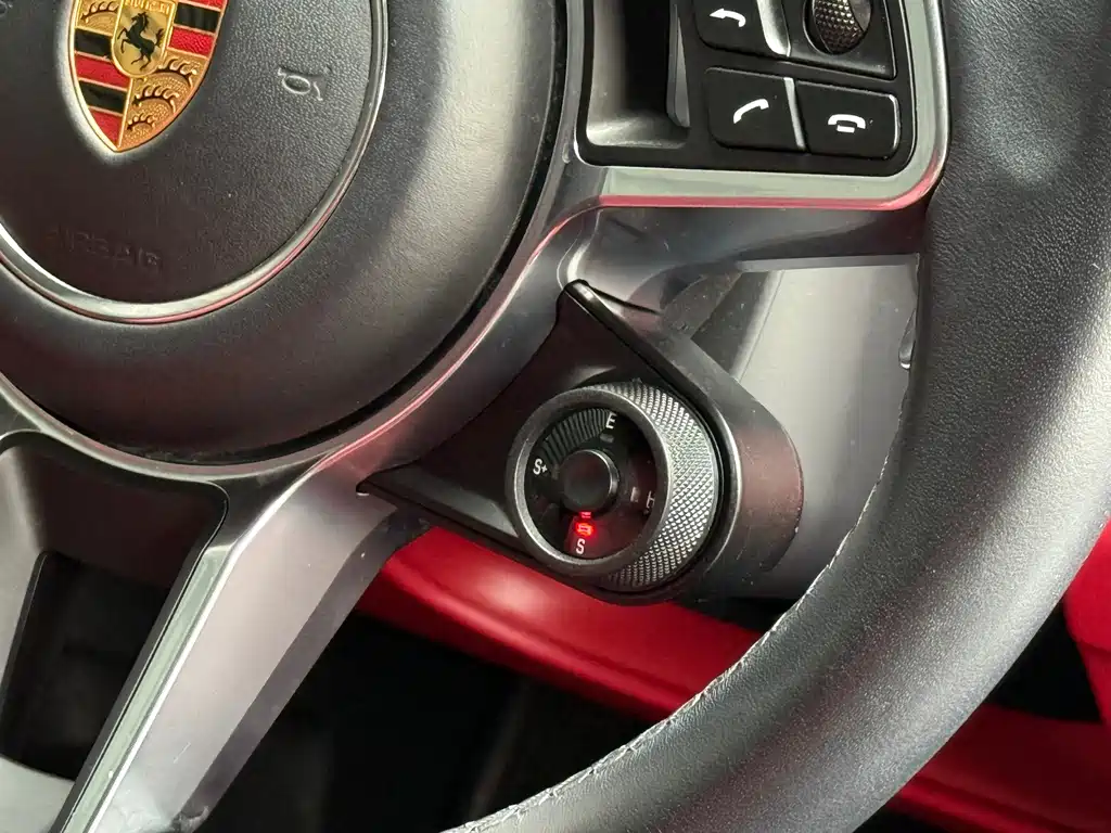 Porsche Cayenne Hybrid 2023 — фото 15