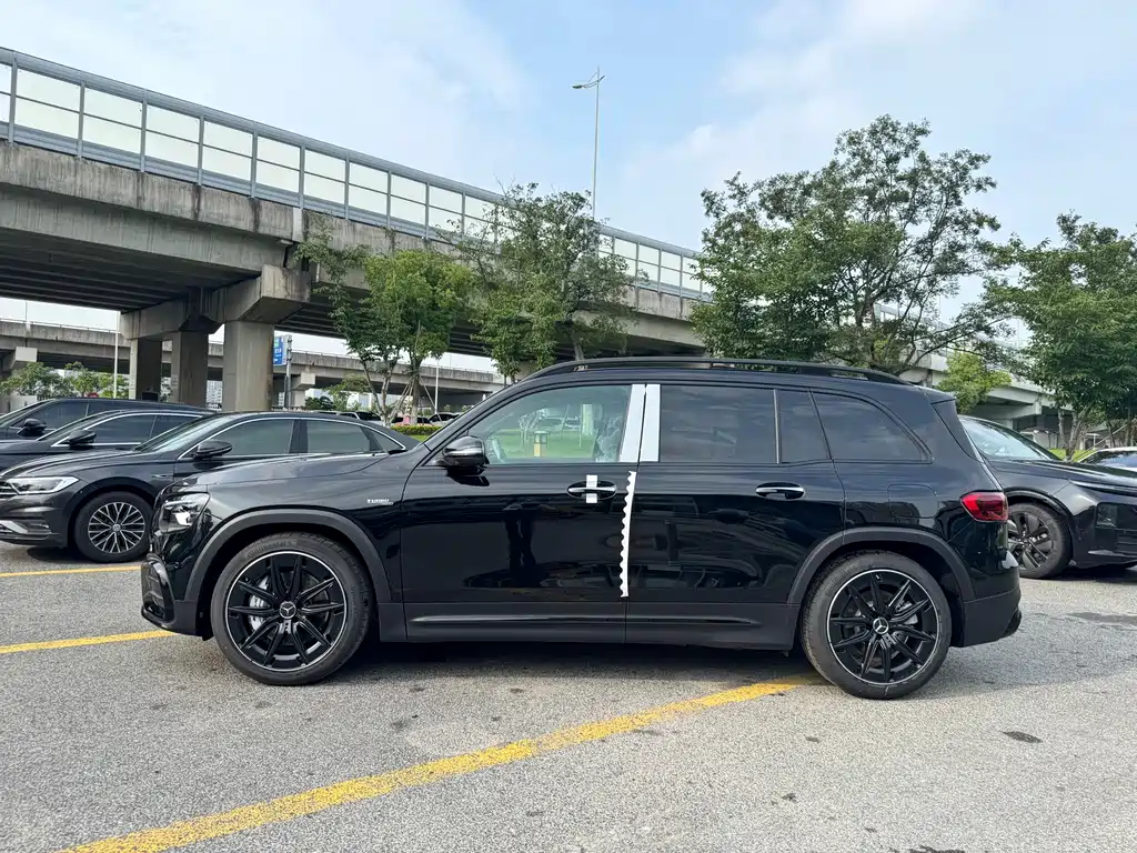 Mercedes-Benz GLB AMG 2026
