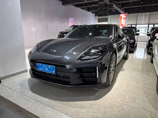 Porsche Panamera 2025