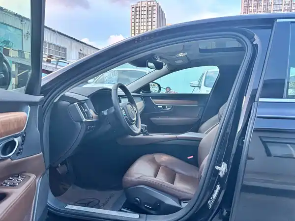 Volvo S90 2018