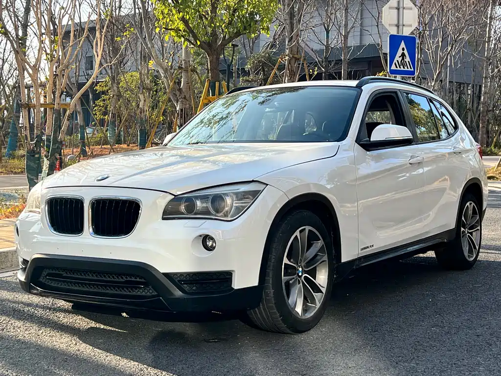 BMW X1 2013 — фото 1