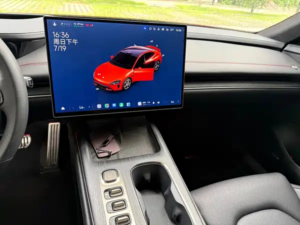 Xiaomi SU7 2025
