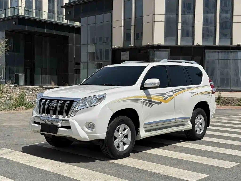 Toyota Prado 2017 — фото 1
