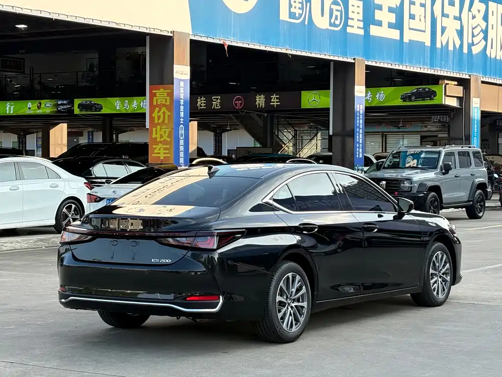 Lexus ES 2025 — фото 18