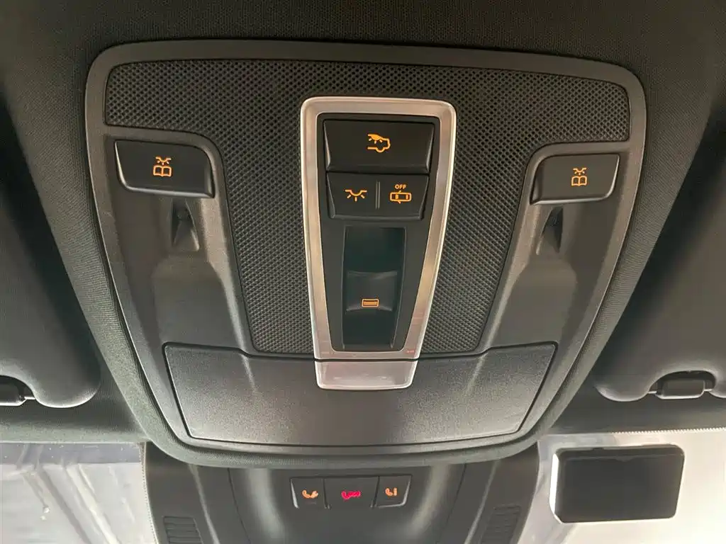 Mercedes-Benz GLE 2018 — фото 23