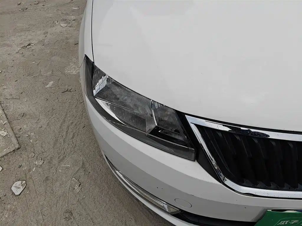 Skoda Rapid 2015 — фото 7
