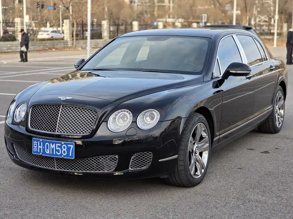 Bentley Flying Spur 2011 — фото 1