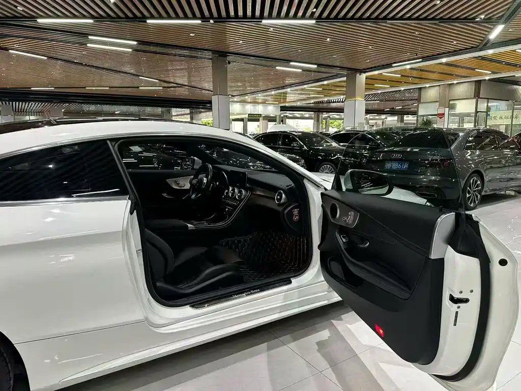 Mercedes-Benz C-Class 2020 — фото 7