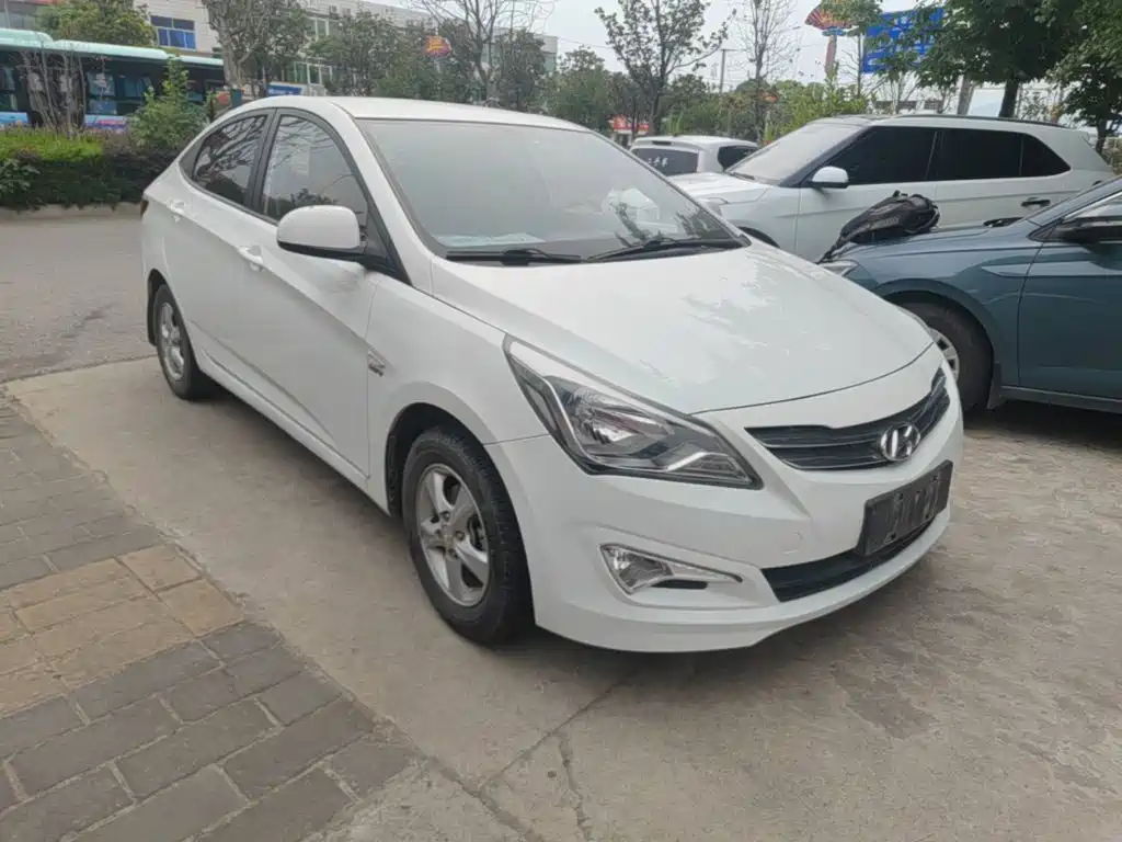 Hyundai Verna 2016