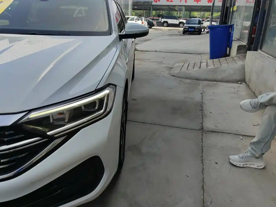 Volkswagen Sagitar 2023