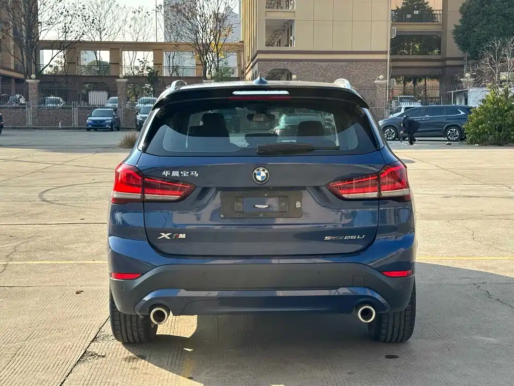 BMW X1 2022 — фото 8