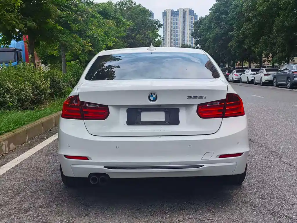 BMW 3 Series 2015 — фото 4
