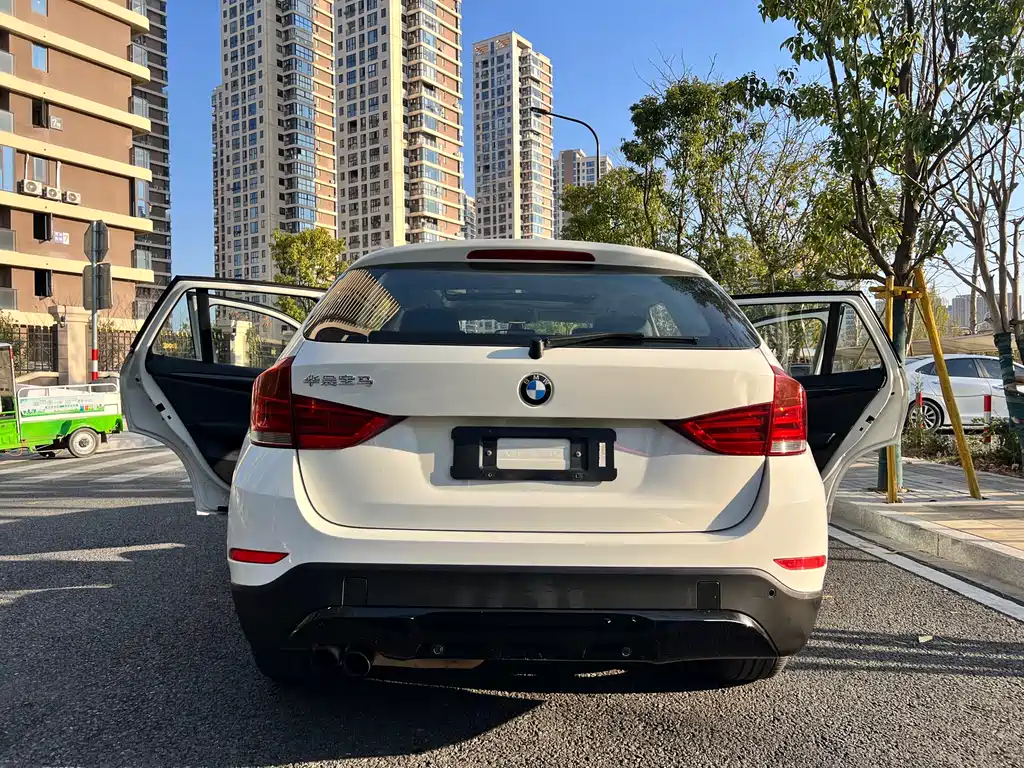 BMW X1 2013 — фото 16