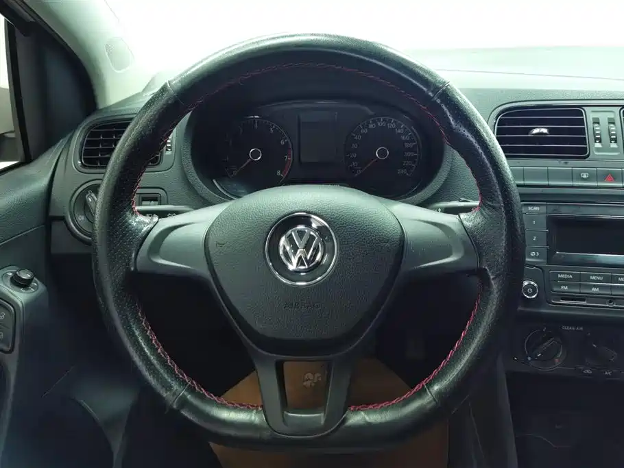 Volkswagen Polo 2018 — фото 15