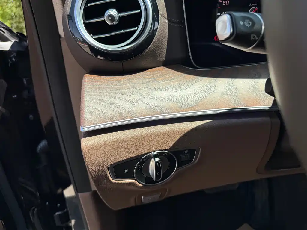 Mercedes-Benz E-Class 2020 — фото 22