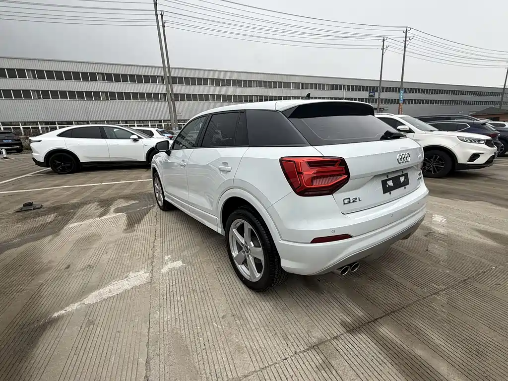 Audi Q2L 2021 — фото 3