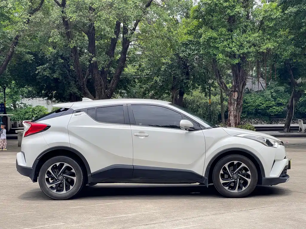 Toyota IZOA 2018 — фото 18
