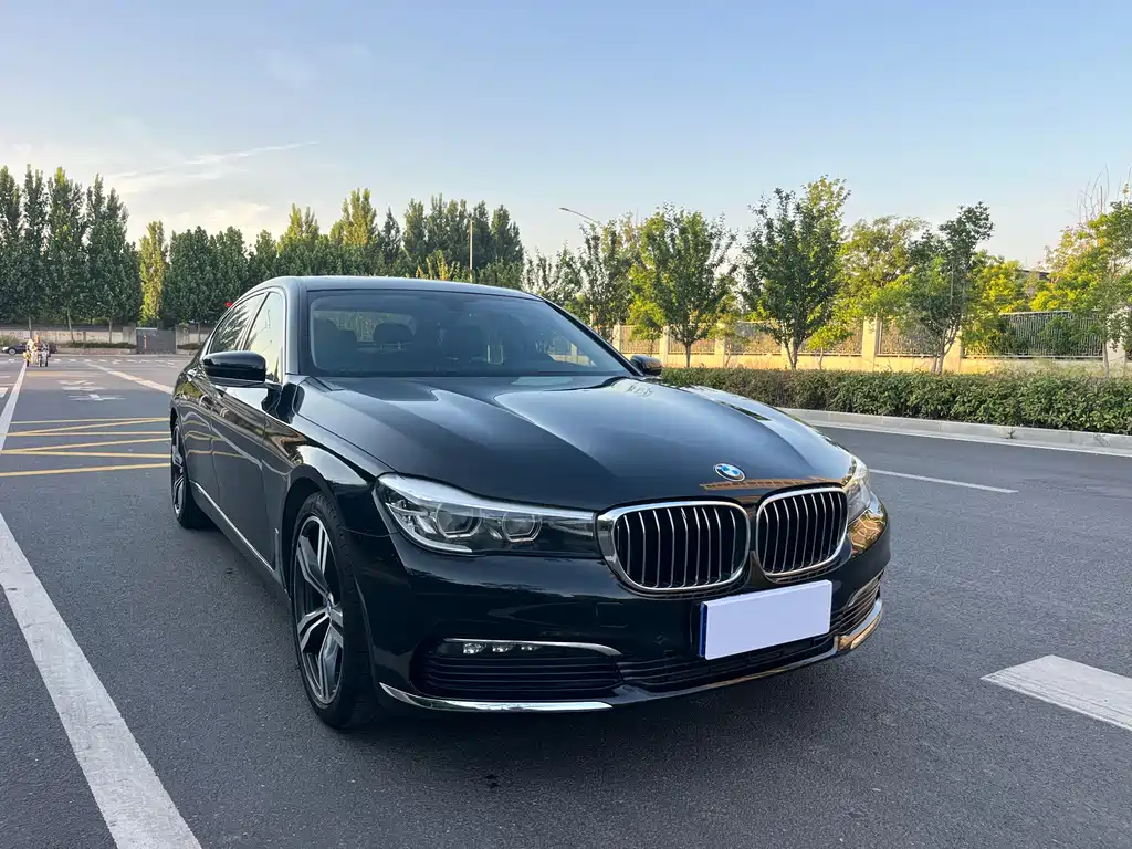 BMW 7 Series 2017 — фото 3