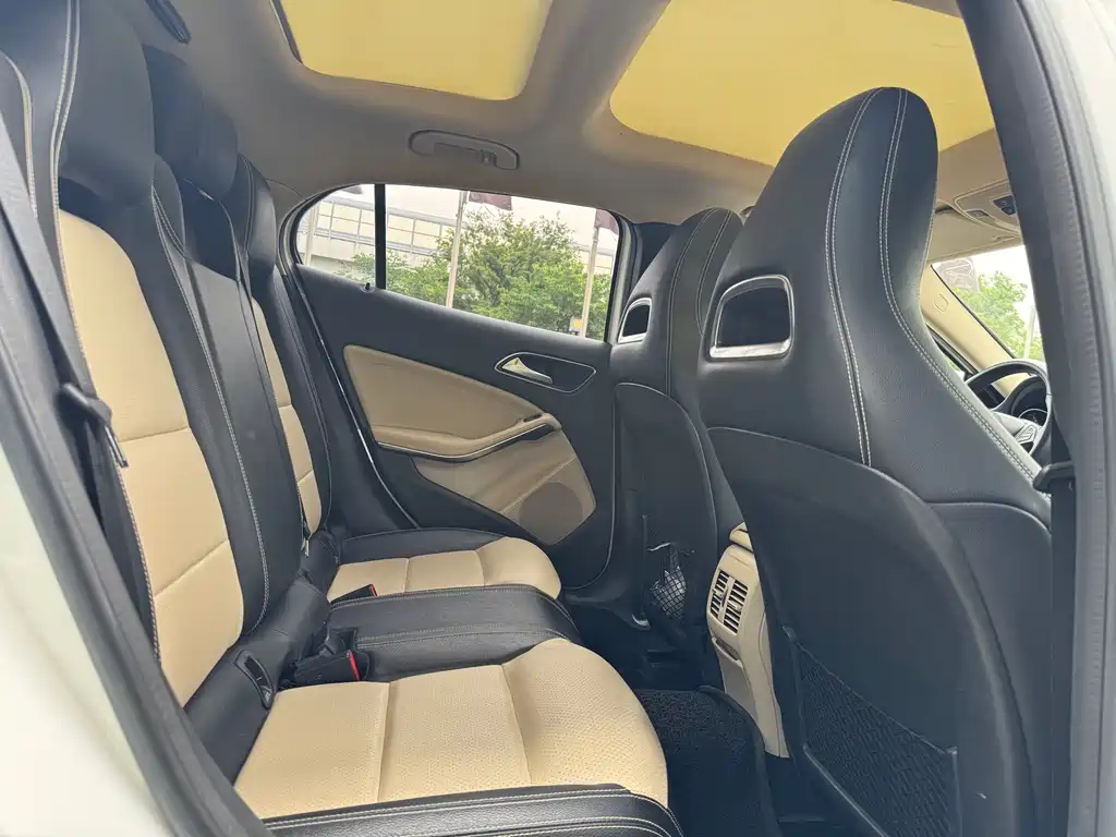 Mercedes-Benz GLA 2018 — фото 11
