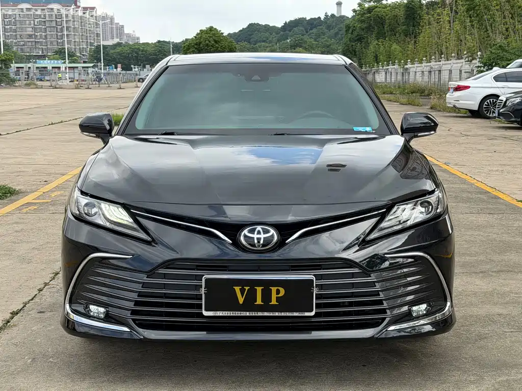 Toyota Camry 2021 — фото 2